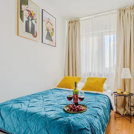 Διαμέρισμα With Private Balcony