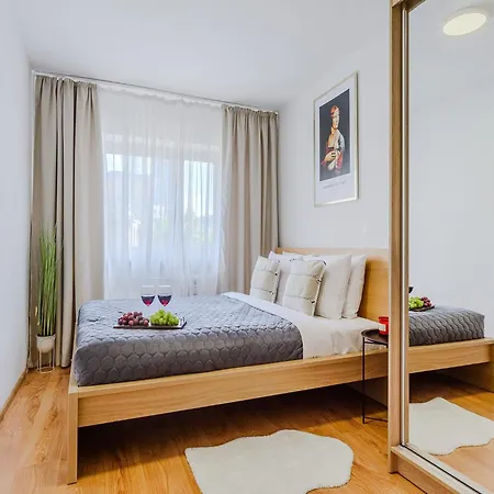 With Private Balcony Διαμέρισμα